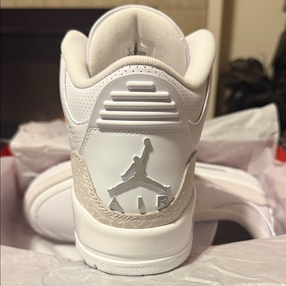 Jordan 3 Retro - Picture 4 of 5